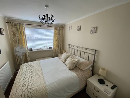 2 Bed Maisonette, Standhill Road, NG4 - Photo 2