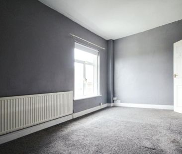 2 bedroom semi-detached house to rent - Photo 4