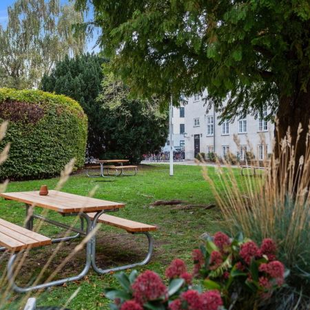 Hyggelig 2-værelses i indre by - beliggende i baggård - Photo 3