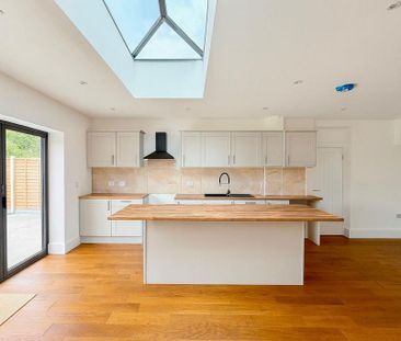 4 bedroom semi-detached house to rent - Photo 5