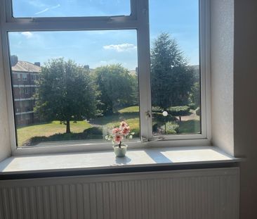 2 Bed Flat, Melmerby Court, M5 - Photo 1