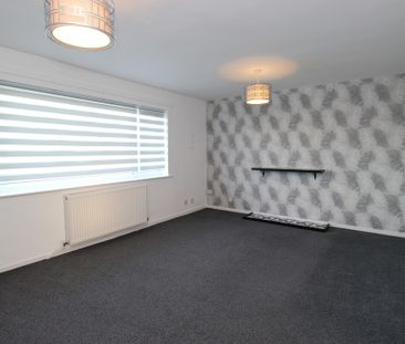 To Let 2 Bed Flat - Photo 4