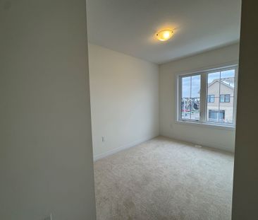 For Lease - 5 Lilac Lane, Thorold, Ontario - Photo 5