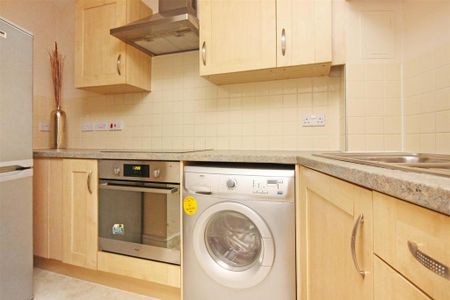 2 bedroom flat to rent - Photo 4