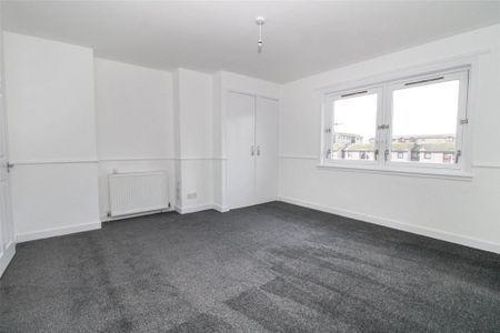 3 bedroom flat to rent - Photo 5