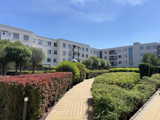 Przestronny apartament z garderobą i ogródkiem 81.2 m² - Фото 1