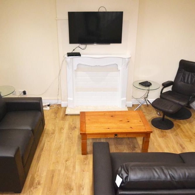 6 bedroom terraced house to rent - Photo 1