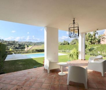 4 room luxury House for rent in Sotogrande, Spain - Photo 1