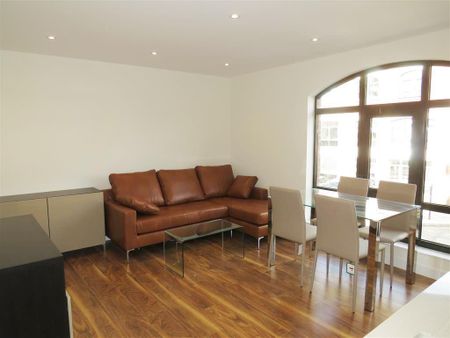 Corner Hall, Hemel Hempstead - Photo 4