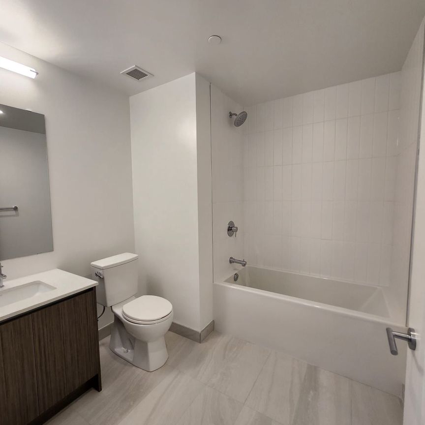 For Lease - 801 The Queensway Avenue Unit# 205, Toronto, Ontario - Photo 1