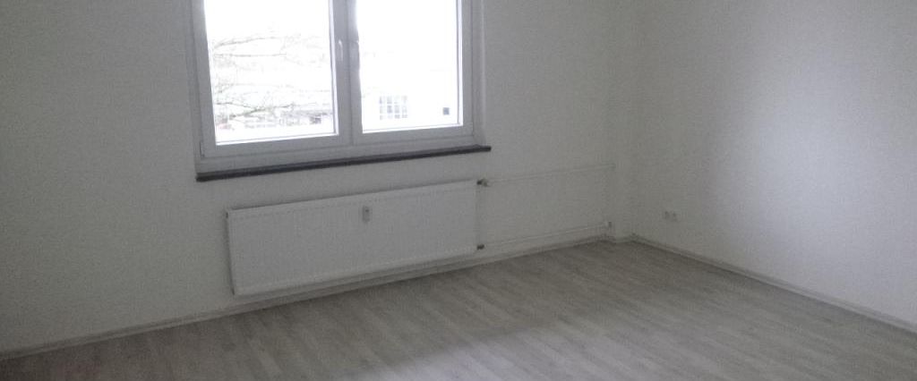 Demnächst für Sie Bezugsfertig mit modernem Wannenbad und Balkon - Photo 1