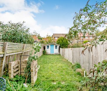 2 bedroom mid-terrace to rent Elm Drive - Photo 3