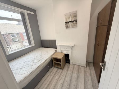 4 Bed Terraced House, Holbeck St, L4 - Photo 5