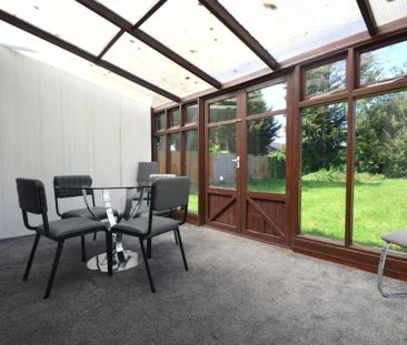 3 bedroom Detached bungalow to rent - Photo 2