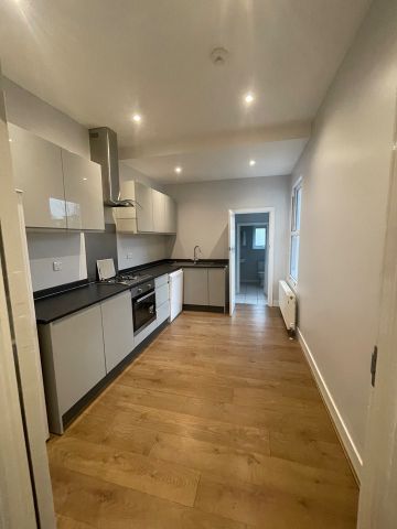 4 Bed Terraced House, Glencairn Road, SW16 - Photo 5