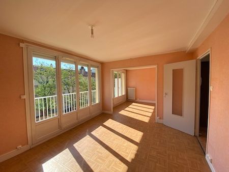 Location - Appartement T4 - 67 m² - Pont-de-Roide-Vermondans - Photo 2