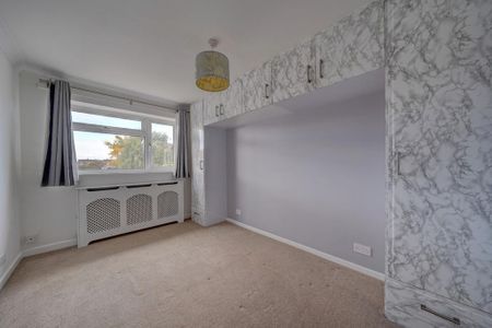 3 bedroom semi-detached house to rent - Photo 4