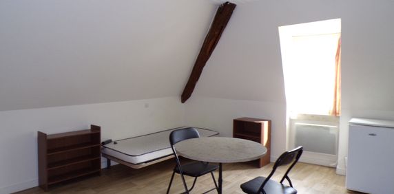 Location Appartement 1 pièce 17m² SABLE SUR SARTHE 72300 - Photo 2