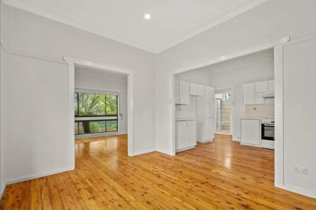 The Ideal Family Home - Conveniently located to all amenities - Photo 2