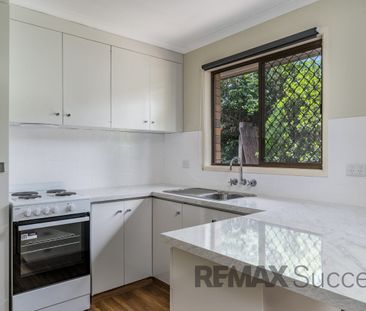 Comfortable Unit Living in Convenient Harlaxton Location - Photo 4