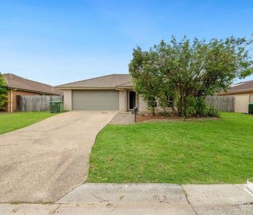 Freshly painted and carpeted - Family home in quiet location - Photo 2
