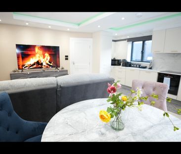 2 Bed Semi-Detached House, Zyad Close, NW10 - Photo 2