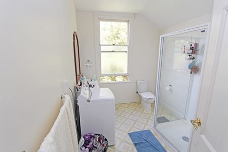 Inner City Living - Photo 4