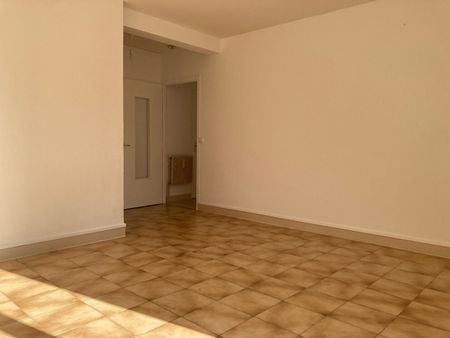 Location Appartement 4 pièces 72m² BESANCON 25000 - Photo 2