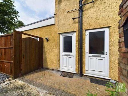 Cannon Lane, Maidenhead, Berkshire, SL6 - Photo 2