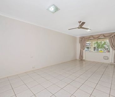 NEAT, TIDY 2 BEDROOM UNIT IN THE PERFECT LOCATION! - Photo 4