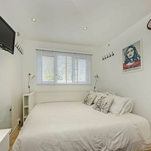 Heathcote Road St Margarets, TW1 - Photo 1