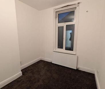 4 bedroom terraced house to rent - Photo 2