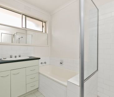 1/32 Simpsons Road, Box Hill - Photo 6