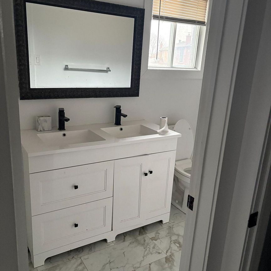 For Lease - 21 Ecclestone Drive Unit# Main Floor, Brampton, Ontario - Photo 1