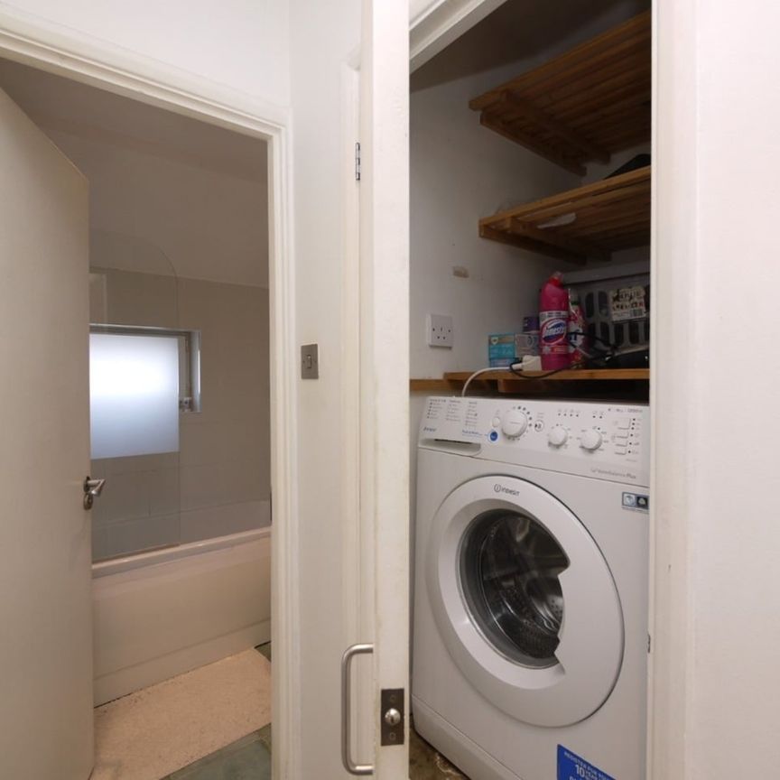 2 Bed End Terrace, St. Michaels Close, E16 - Photo 1