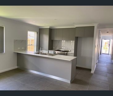 9 Lindeman Crescent, Banya, Qld 4551 - Photo 5