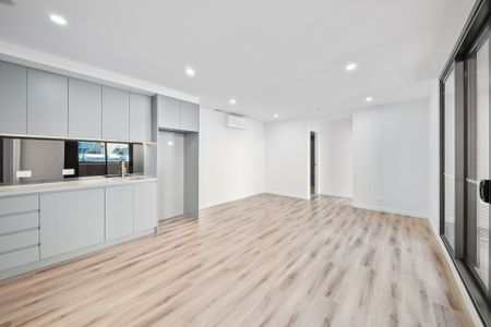 Charming Apartment in the Heart of Woden - Photo 5