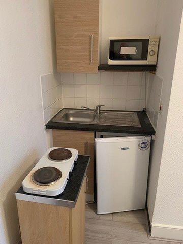 Studio to rent - Photo 3