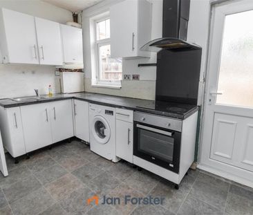 3 Bedroom House - Semi-Detached - Photo 6