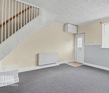 2 bedroom terraced house to rent - Photo 1