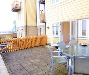 3 bedroom flat to rent - Photo 6