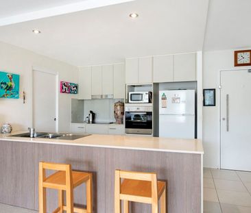 One of a kind 2-bedroom apartment in the heart of Hope Island - Photo 4