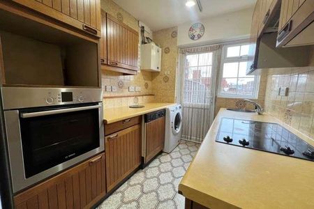 West Byfleet, Surrey, KT14 - Photo 3