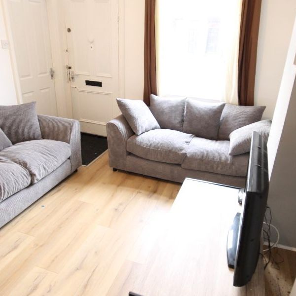 Trelawn Avenue, Headingley, Leeds, LS6 3JN - Photo 1