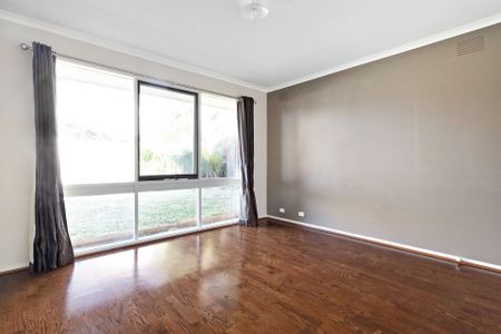 56 Mantung Crescent Rowville VIC - Photo 2