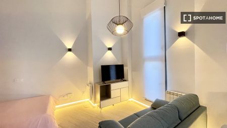 madrid, Community of Madrid 28028 - Photo 4