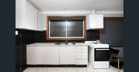 Modern family home | Austral - Photo 4