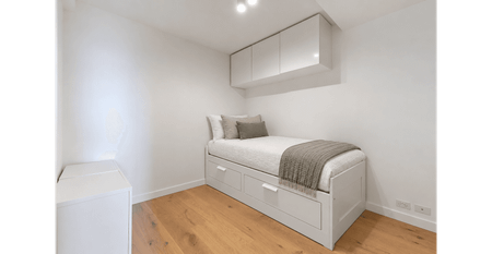 Furnished Three-Bedroom Living in the Heart of South Yarra - Photo 5