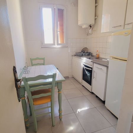 13014 - T1 MEUBLE au RDC avec balcon et parking - Photo 3