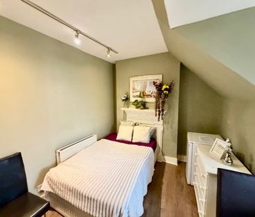 Room in a Shared House, Chiswick High Road, W4 - Photo 5